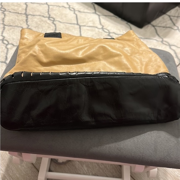 BCBG MAXAZRIA Leather Tote Bag Color Block Cream/Black Handbag Laser Cut Accent - Picture 4 of 11